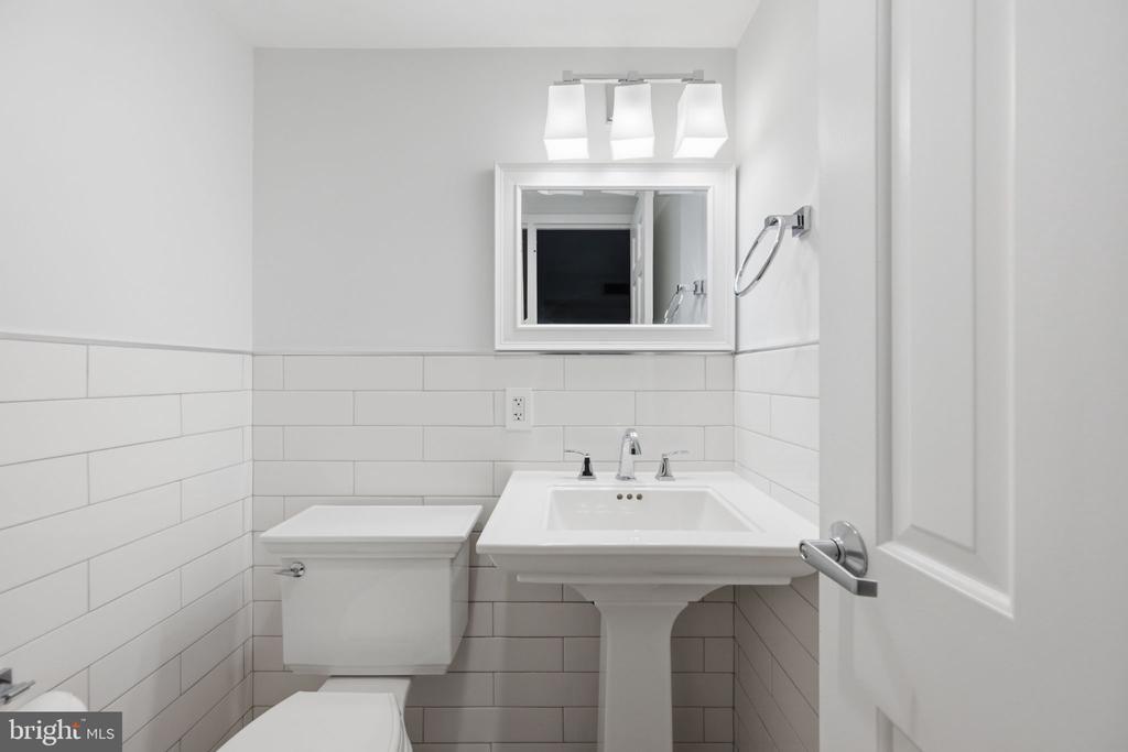 4601 N PARK AVENUE Unit: 1120-V