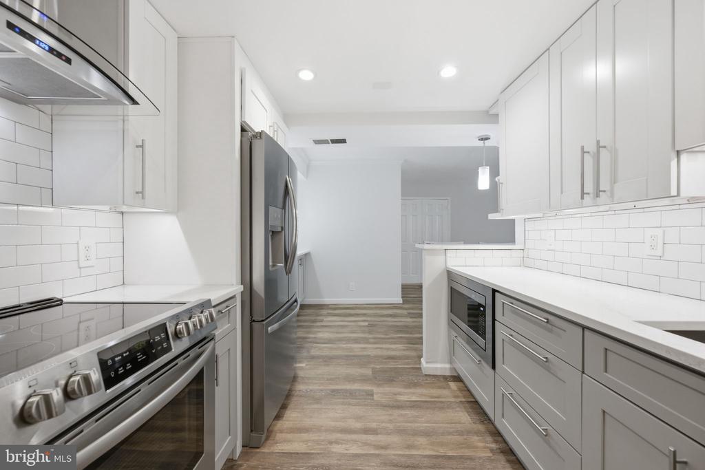 4601 N PARK AVENUE Unit: 1120-V