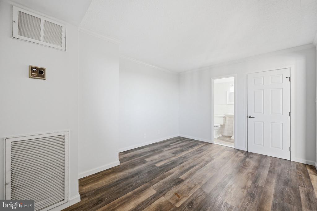 4601 N PARK AVENUE Unit: 1120-V