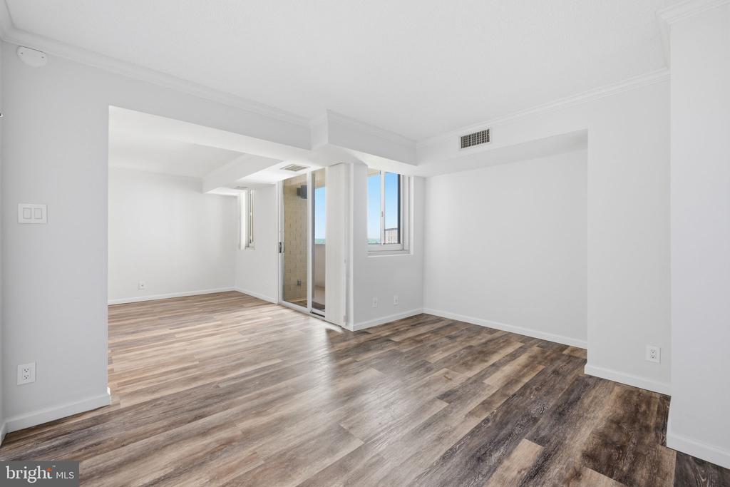 4601 N PARK AVENUE Unit: 1120-V
