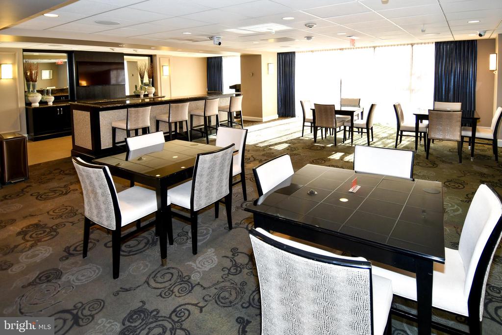 4601 N PARK AVENUE Unit: 1120-V