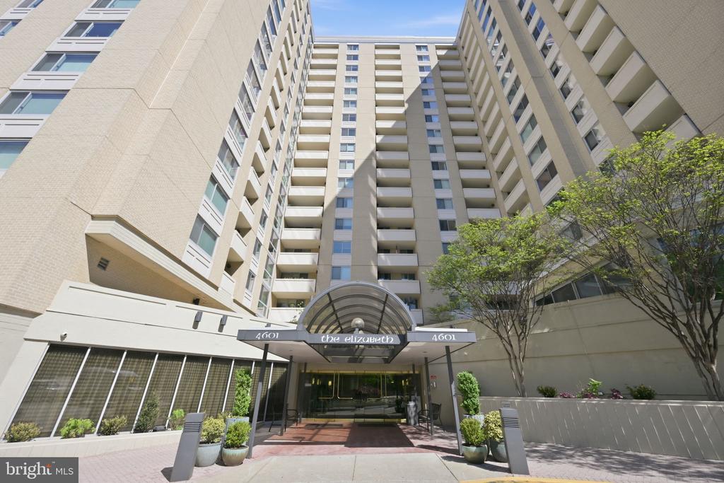 4601 N PARK AVENUE Unit: 1120-V