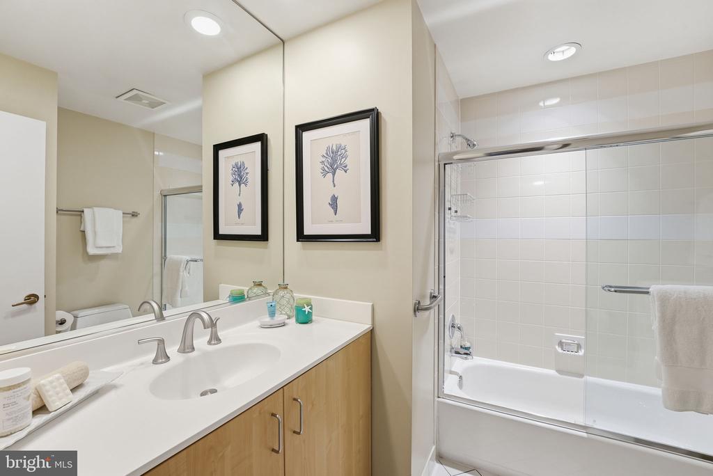 15 ARLIVE COURT