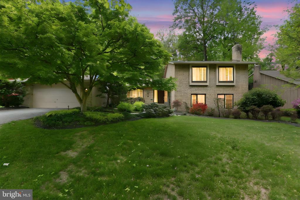 15 ARLIVE COURT