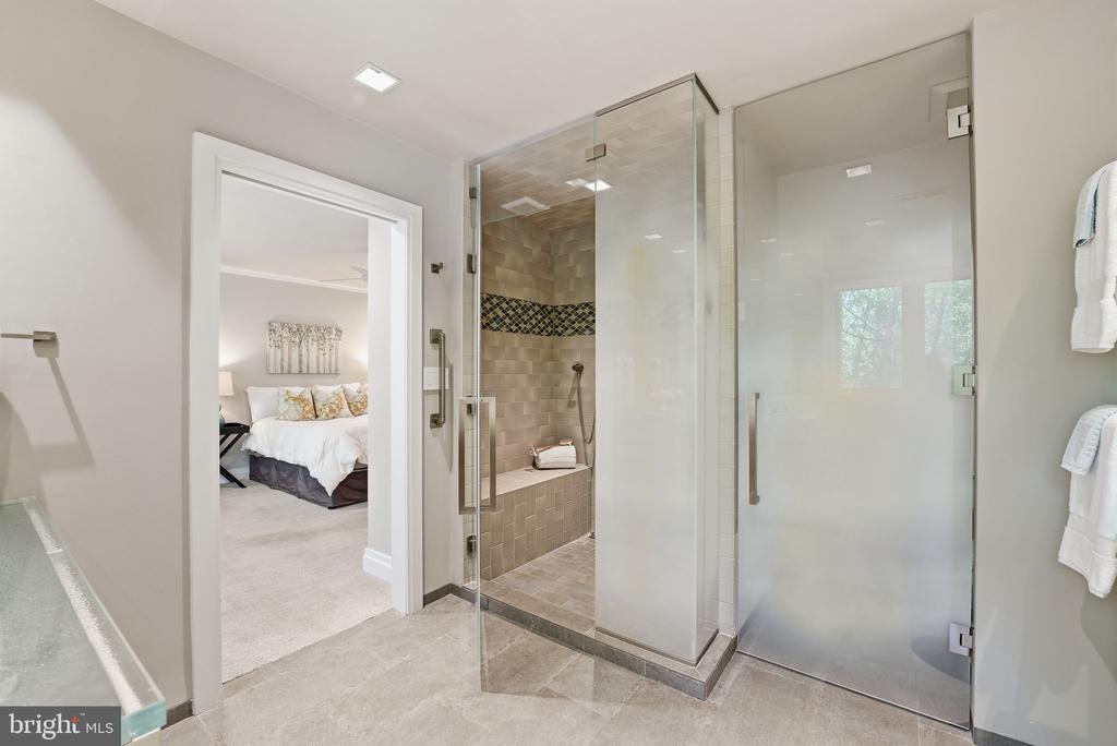 15 ARLIVE COURT