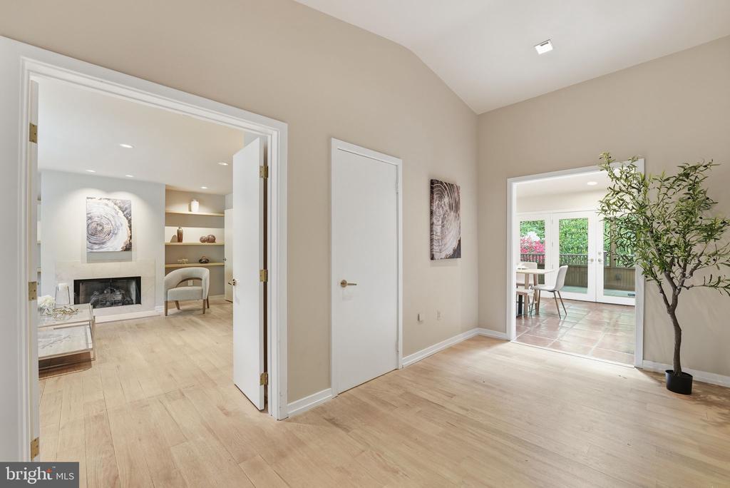15 ARLIVE COURT
