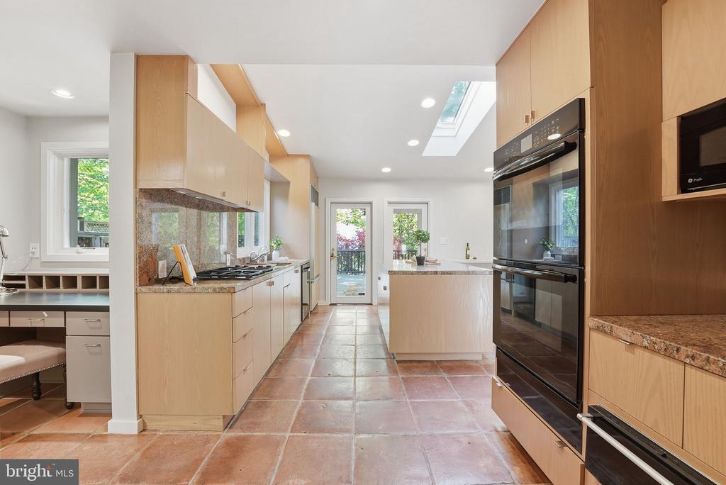 15 ARLIVE COURT