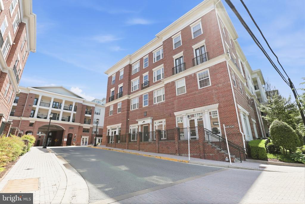 7 GRANITE PLACE Unit: 214
