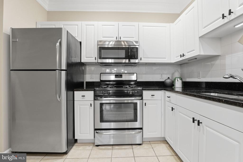 7 GRANITE PLACE Unit: 214