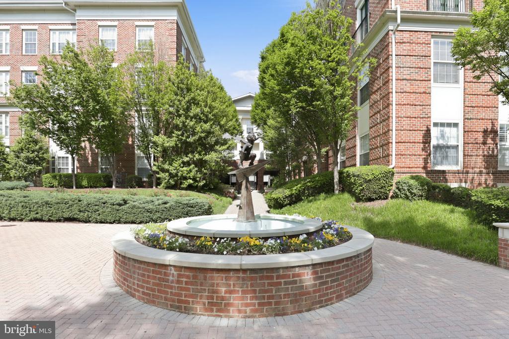 7 GRANITE PLACE Unit: 214
