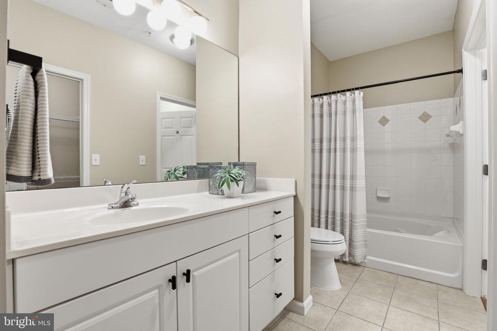 7 GRANITE PLACE Unit: 214