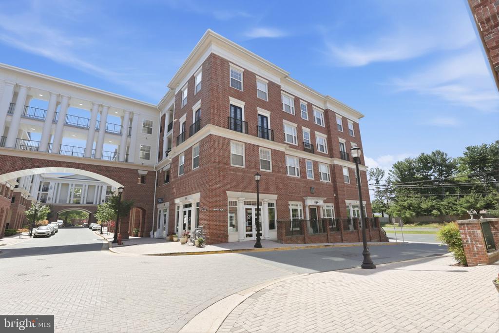 7 GRANITE PLACE Unit: 214