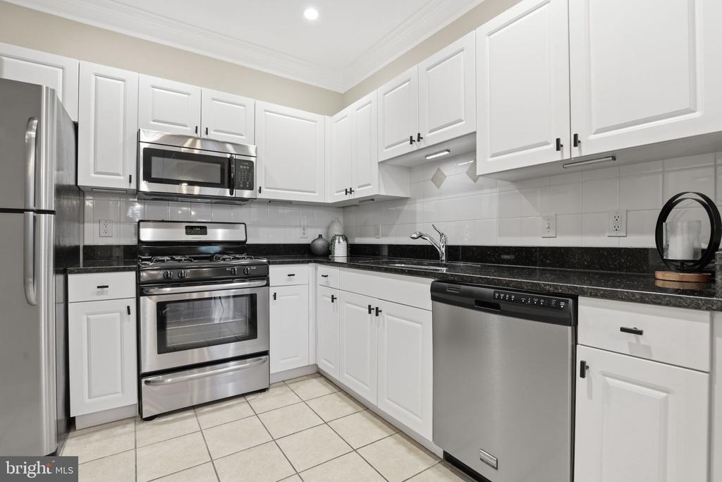 7 GRANITE PLACE Unit: 214