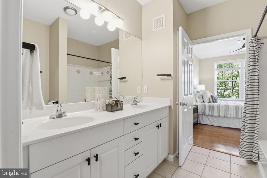 7 GRANITE PLACE Unit: 214