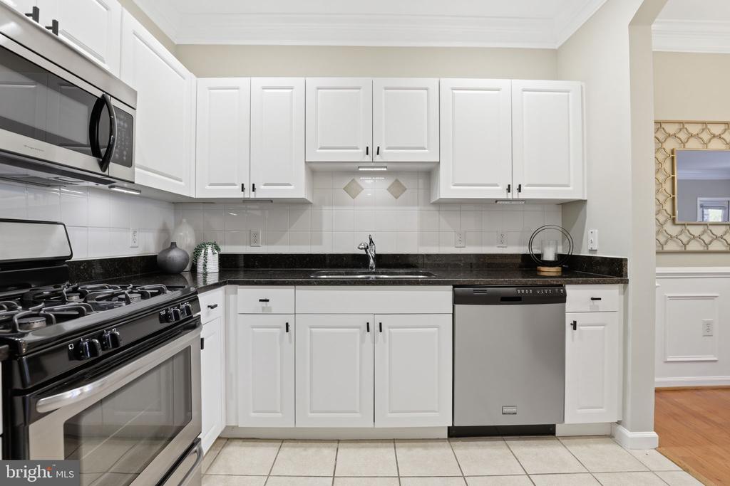 7 GRANITE PLACE Unit: 214
