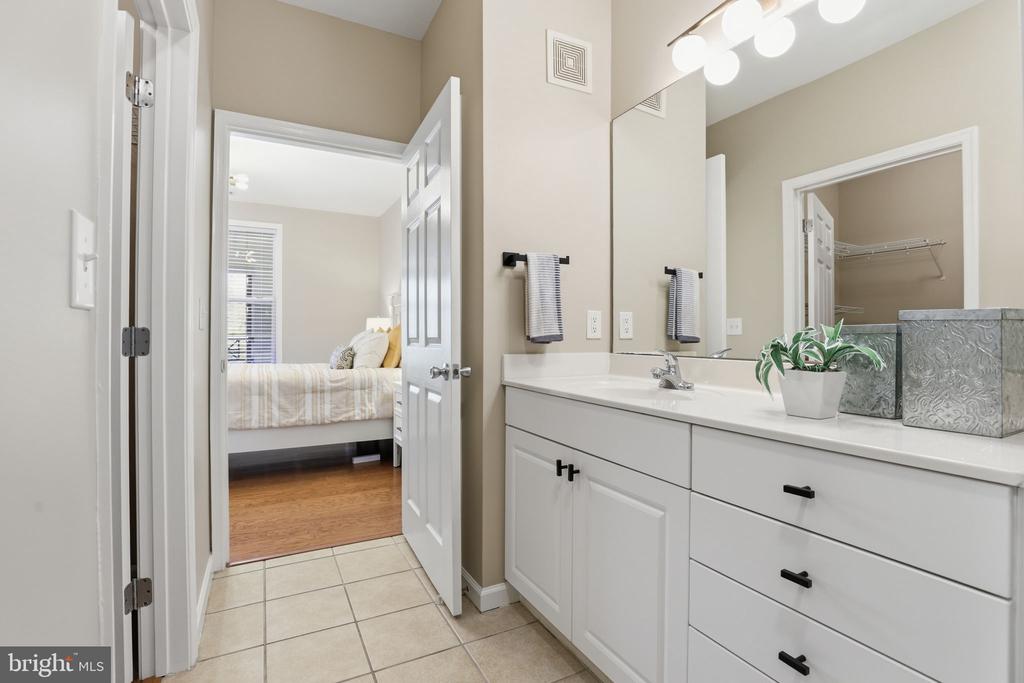 7 GRANITE PLACE Unit: 214