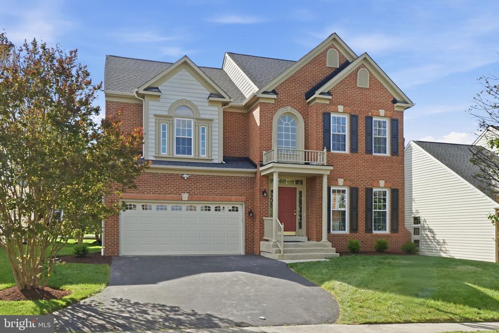 10816 MAPLECREST LANE