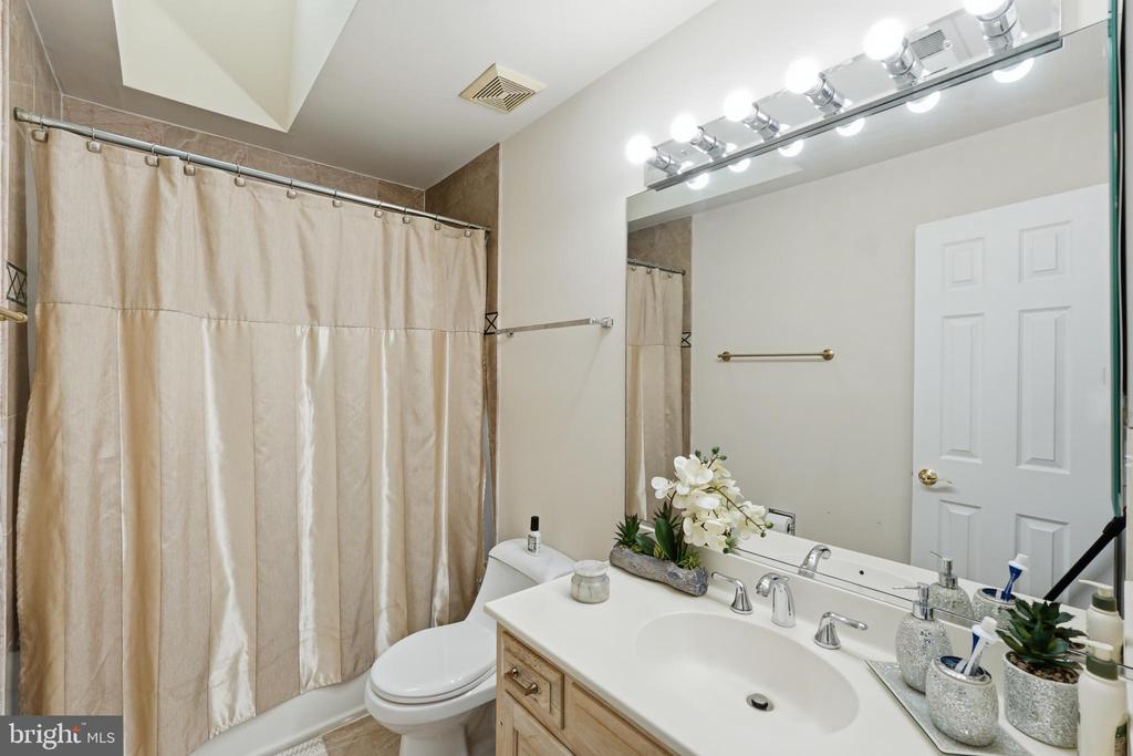 13010 BOSWELL COURT