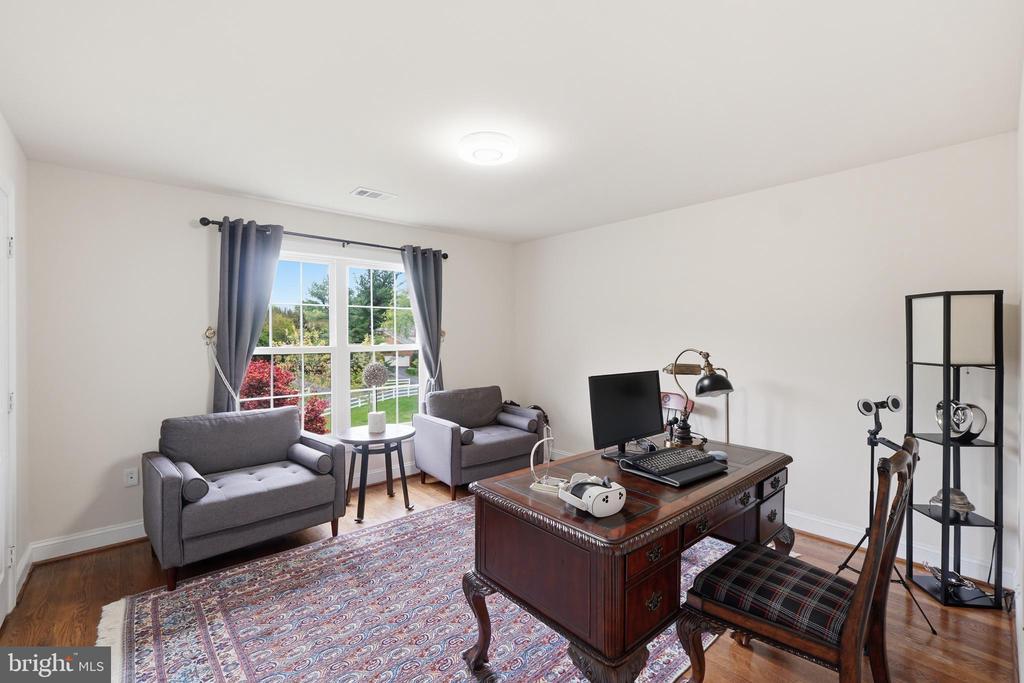13010 BOSWELL COURT