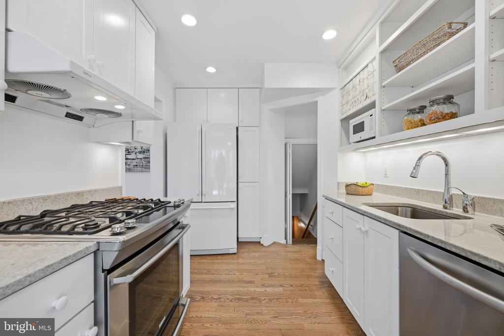 9634 PARKWOOD DRIVE