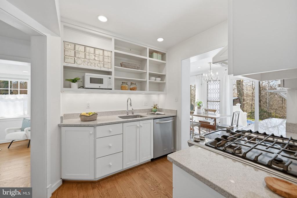 9634 PARKWOOD DRIVE