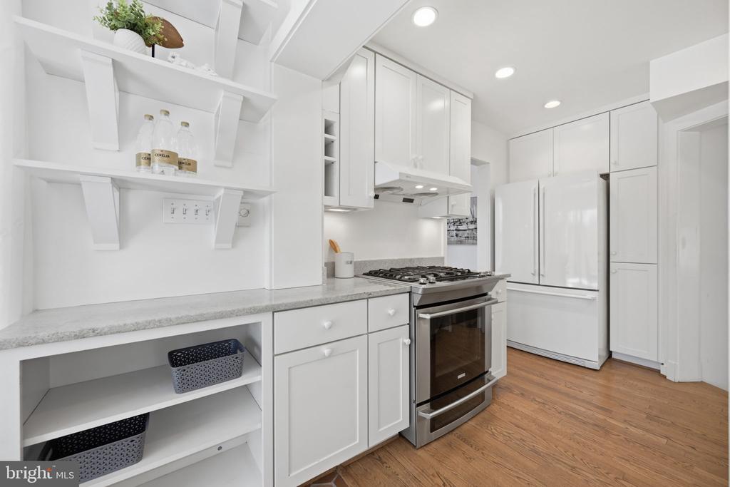 9634 PARKWOOD DRIVE