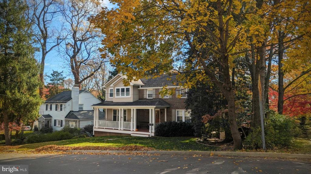 213 CRESTMOOR CIRCLE
