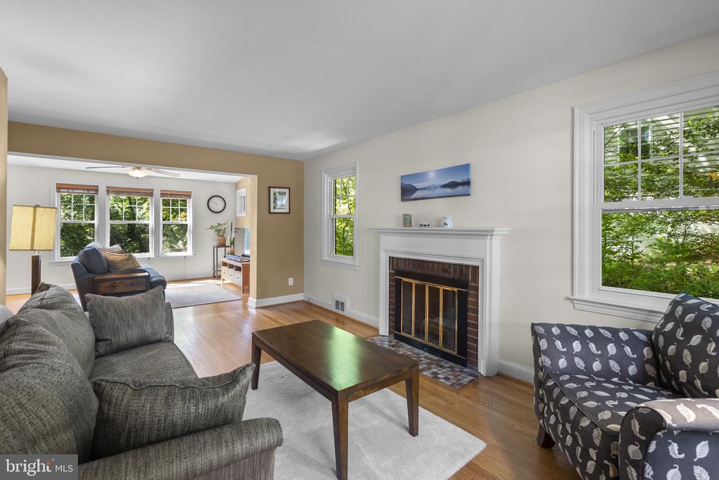 213 CRESTMOOR CIRCLE