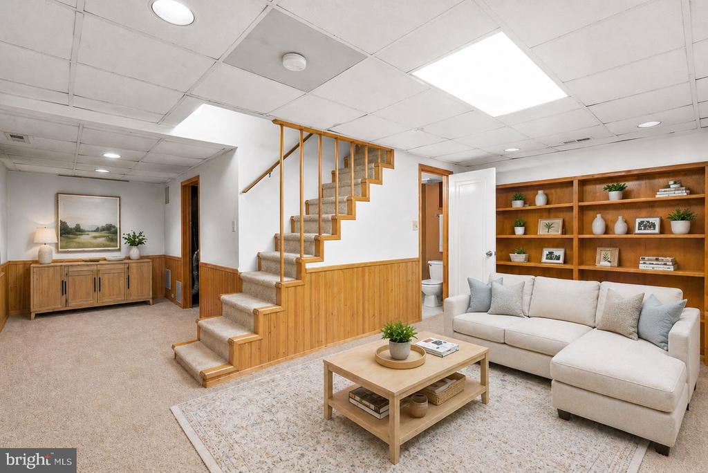 213 CRESTMOOR CIRCLE