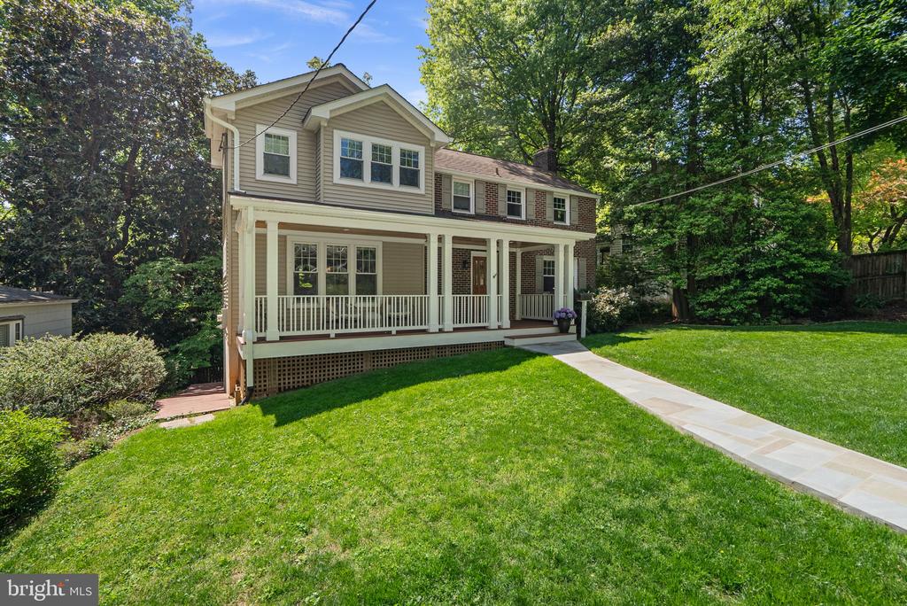 213 CRESTMOOR CIRCLE