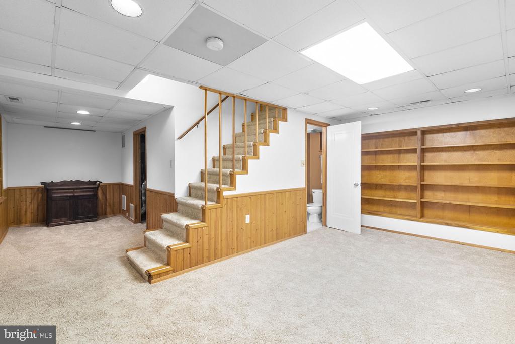 213 CRESTMOOR CIRCLE