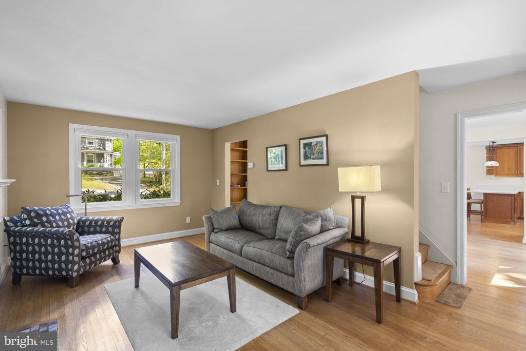 213 CRESTMOOR CIRCLE