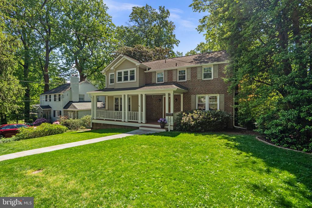 213 CRESTMOOR CIRCLE