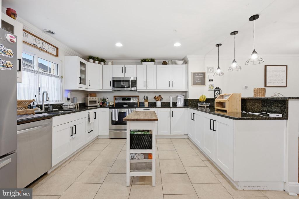 2355 MASSANUTTEN DRIVE