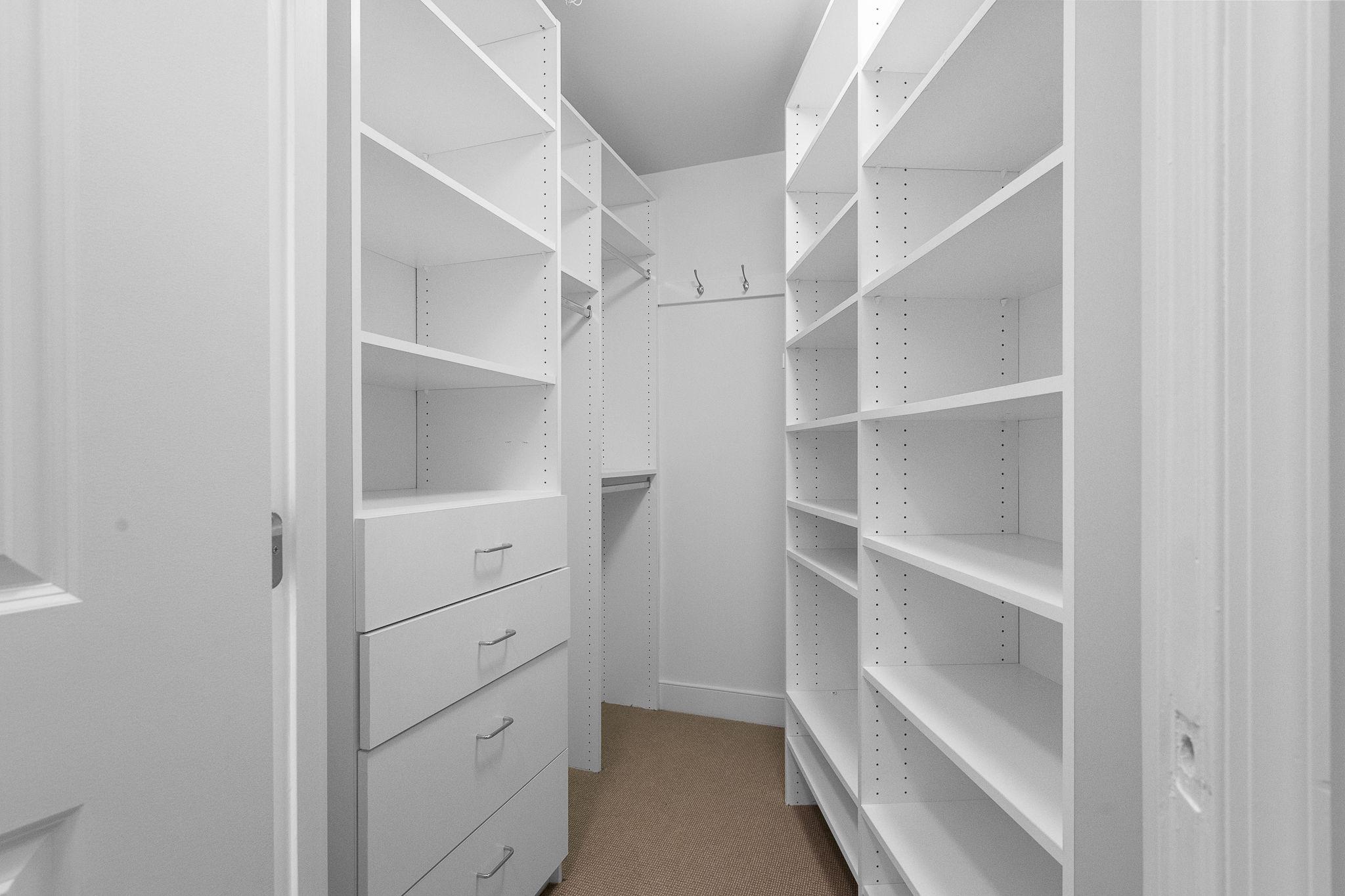 7710 WOODMONT AVENUE Unit: 1011