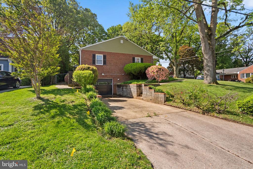 9807 MERWOOD LANE