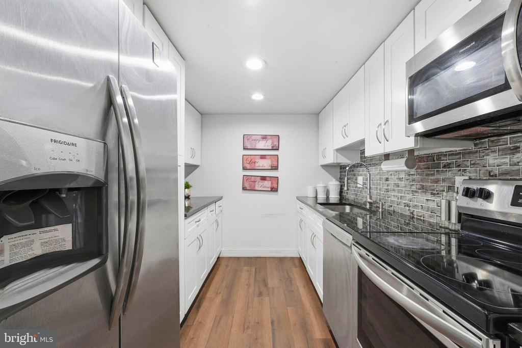 13205 DAIRYMAID DRIVE Unit: 201