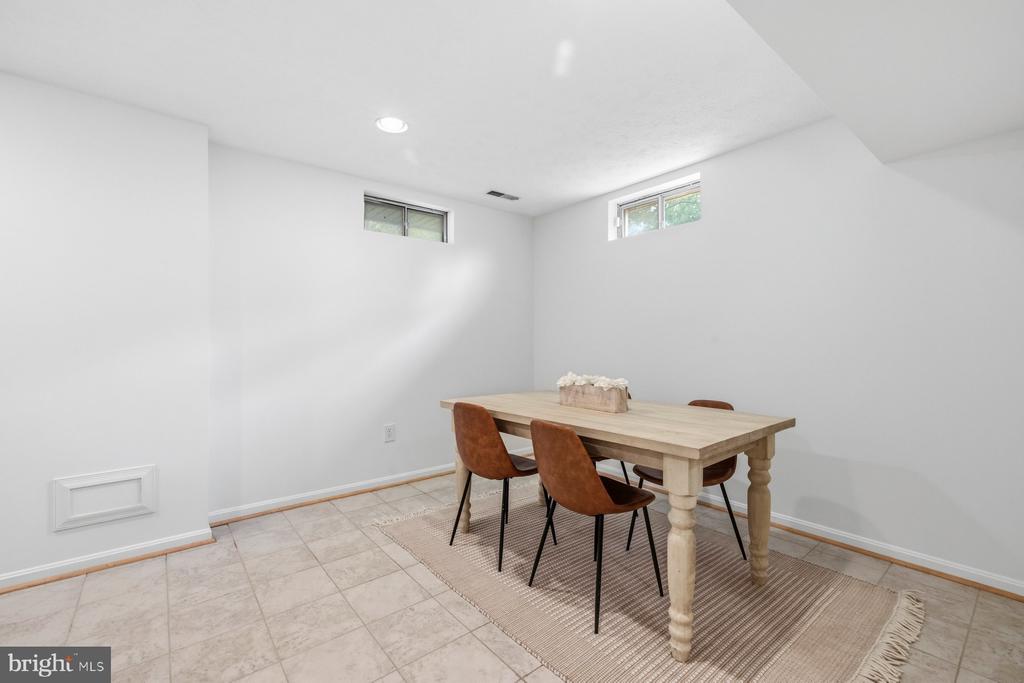 17709 CRYSTAL SPRING TERRACE