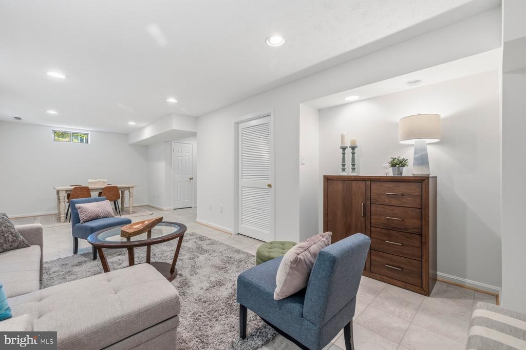 17709 CRYSTAL SPRING TERRACE