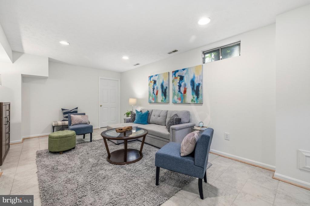 17709 CRYSTAL SPRING TERRACE