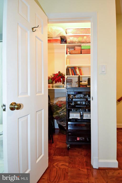 5153 WESTBARD AVENUE Unit: 15