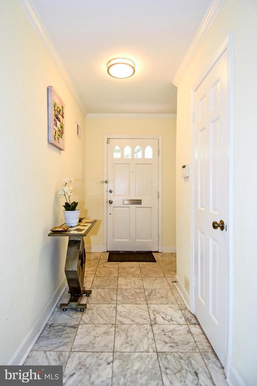 5153 WESTBARD AVENUE Unit: 15