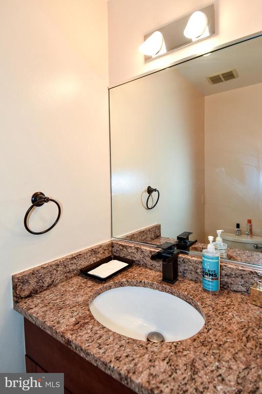 5153 WESTBARD AVENUE Unit: 15