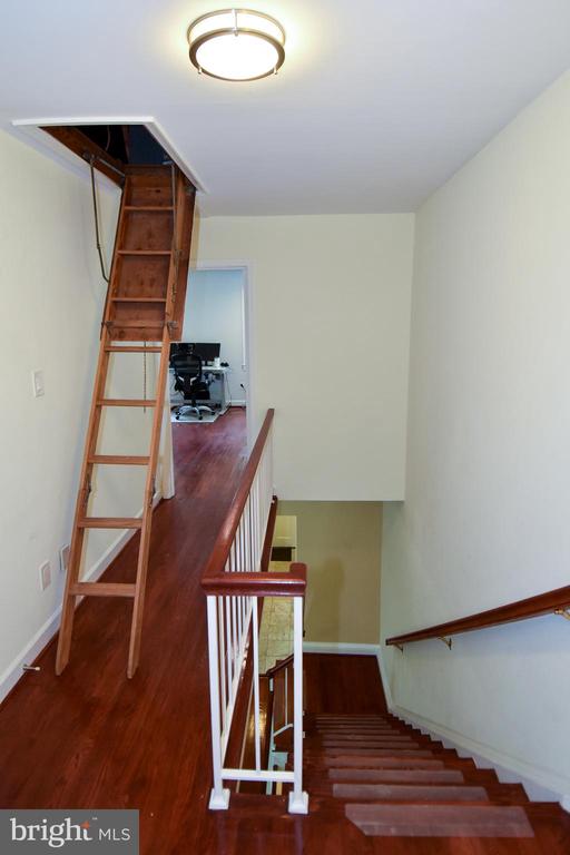 5153 WESTBARD AVENUE Unit: 15