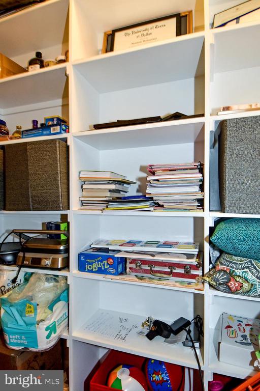 5153 WESTBARD AVENUE Unit: 15