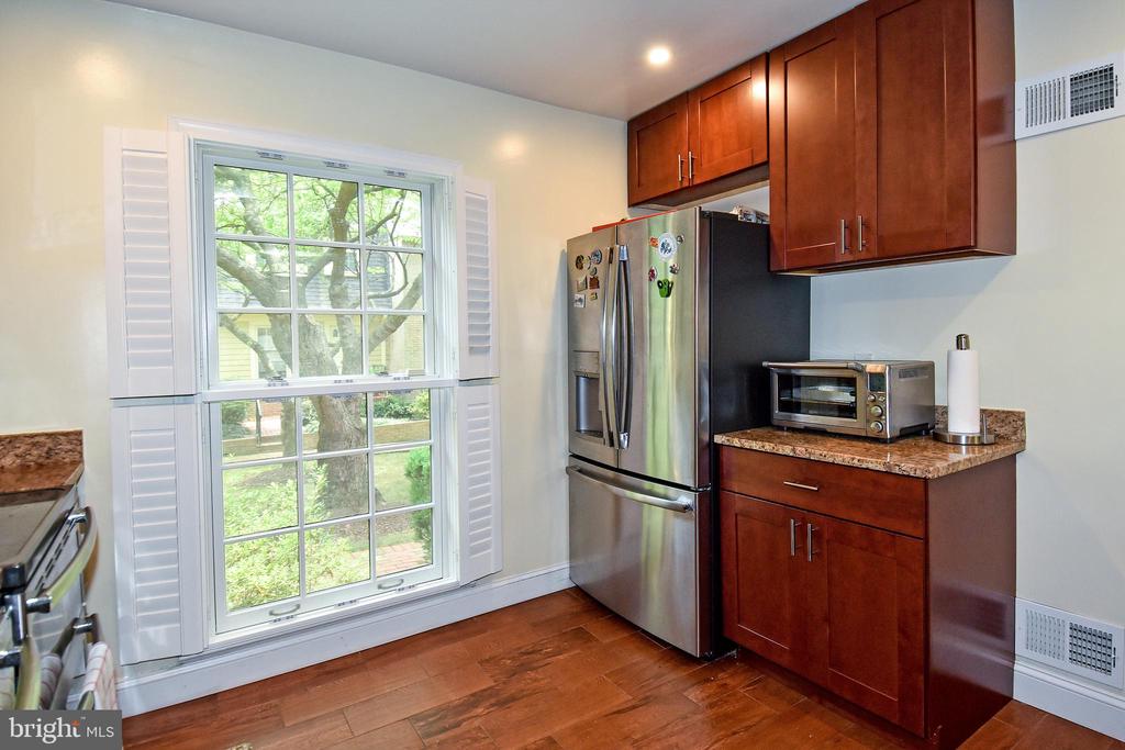 5153 WESTBARD AVENUE Unit: 15