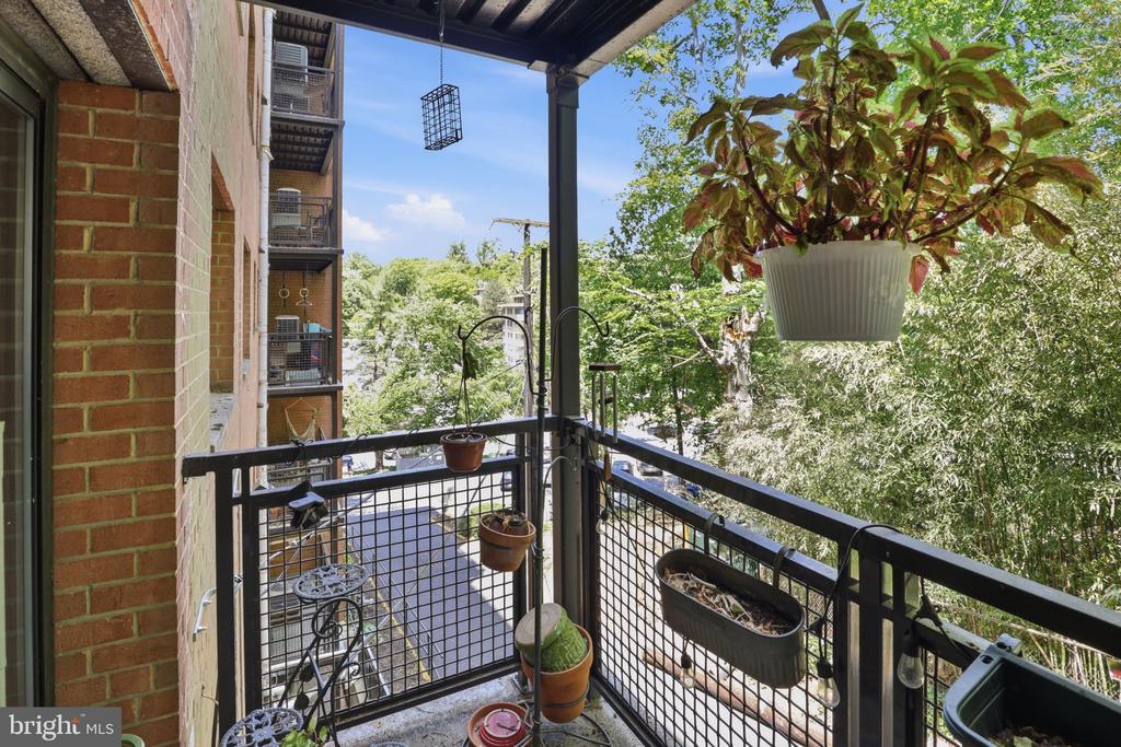 7611 MAPLE AVENUE Unit: 407