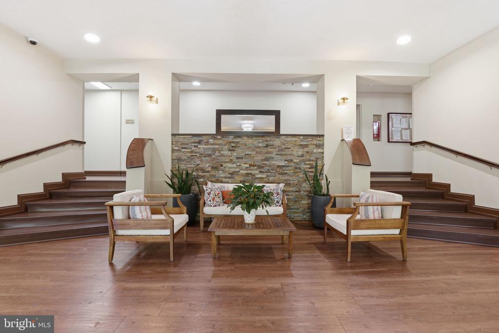 7611 MAPLE AVENUE Unit: 407