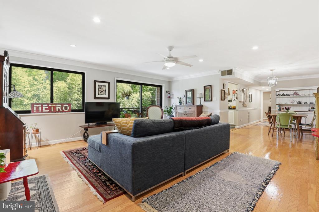 7611 MAPLE AVENUE Unit: 407