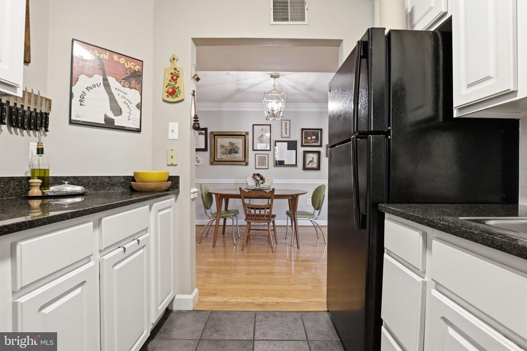 7611 MAPLE AVENUE Unit: 407